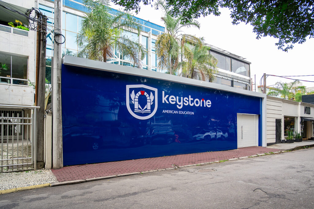 Fachada do Colégio Keystone American Education na Barra da Tijuca
